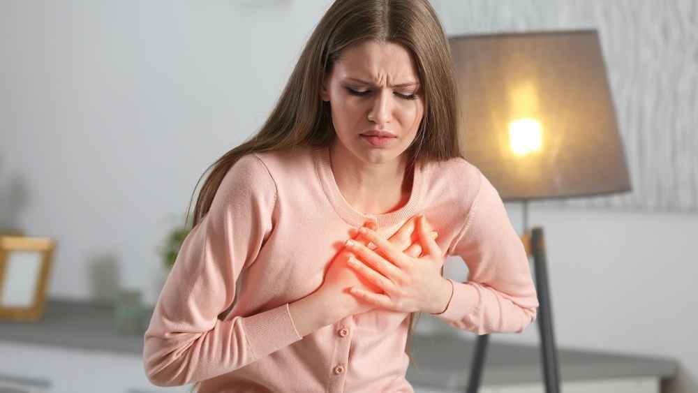 বুকে ব্যথার কারণ, লক্ষণ ও চিকিৎসা | Chest Pain in Bengali