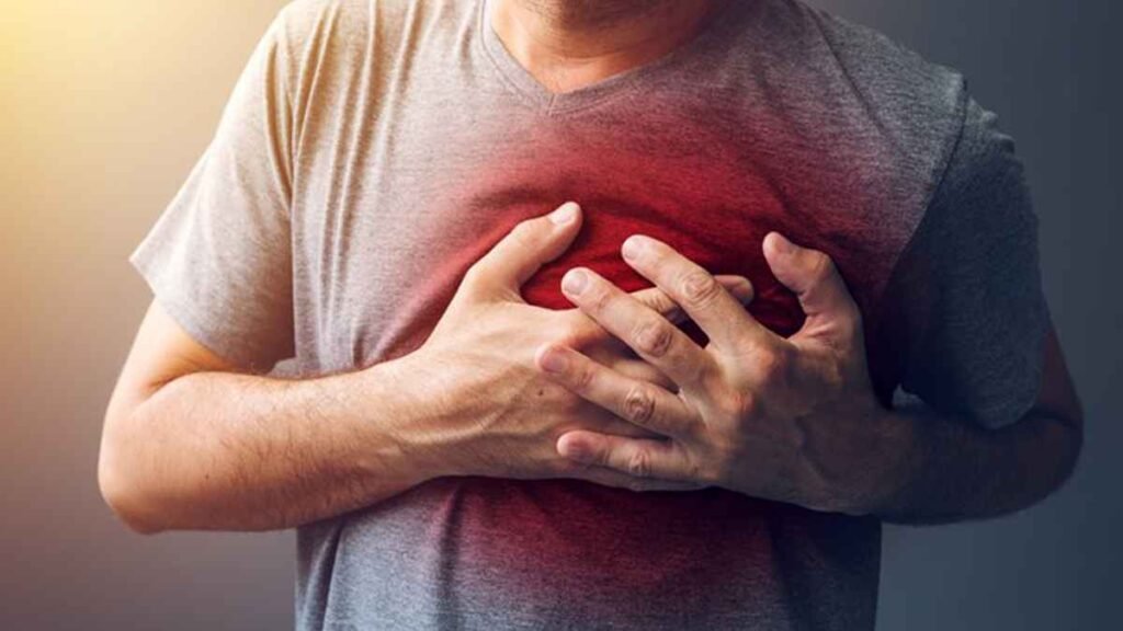 বুকে ব্যথার কারণ, লক্ষণ ও চিকিৎসা | Chest Pain in Bengali